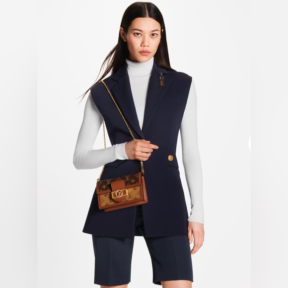 Louis Vuitton NEW Reverse Monogram Dauphine Crossbody - Picture 5 of 16